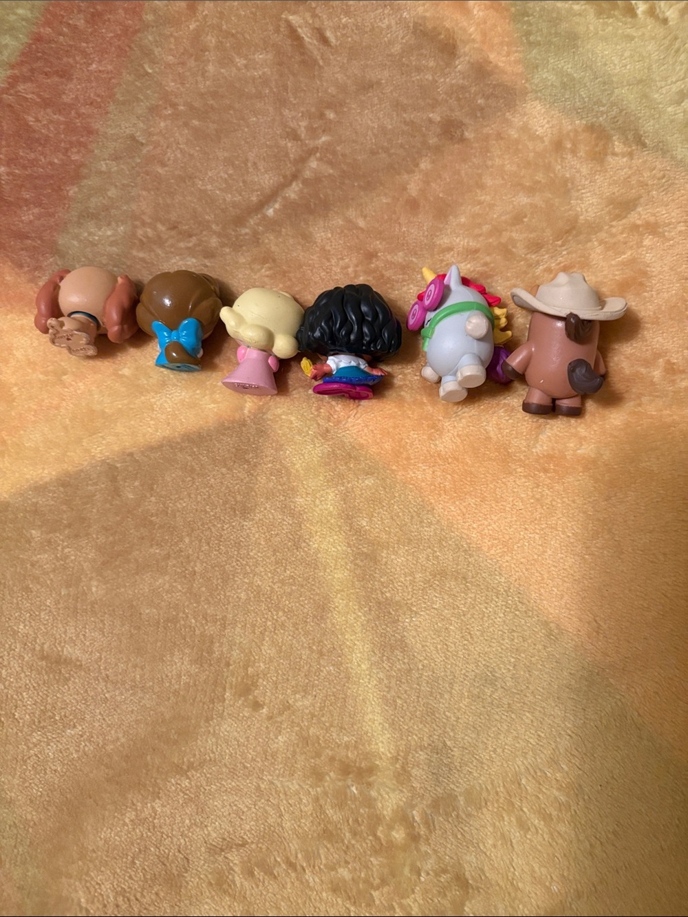 Disney Doorables- Lady, Belle, Lottie, Mirabel and LlamaLlama and Unicorn - Picture 2 of 9